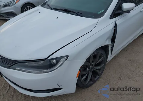 2015 Chrysler 200 S z USA, uszkodzony, nr VIN 1C3CCCBB9FN677519